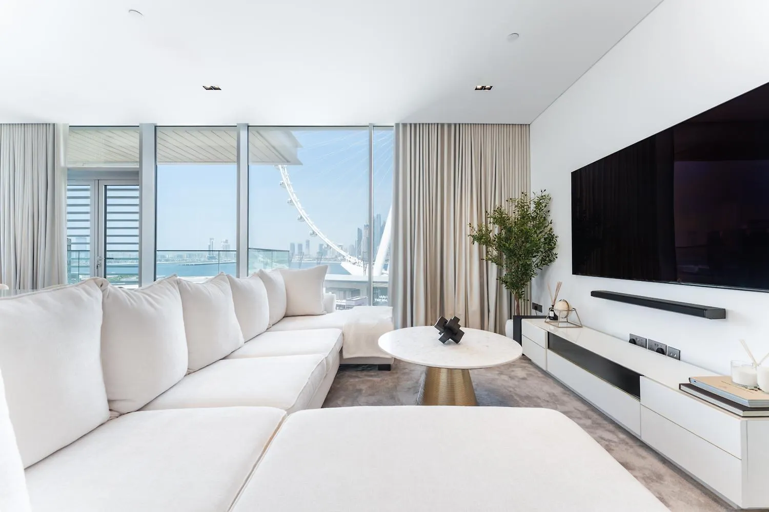 Most Beautiful 3 Bedroom Apt In Bluewaters Island, Dubai kontakter